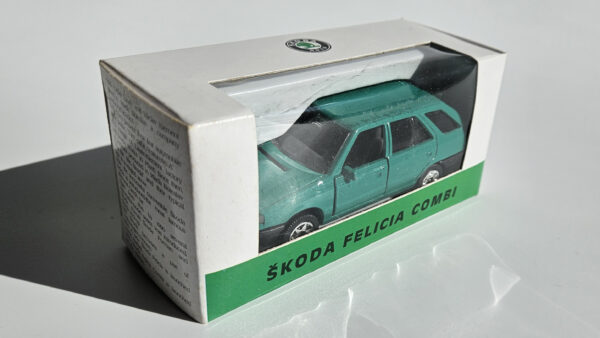 ŠKODA FELICIA - COMBI zelená, výrobce KADEN 1:43 první série 100% stav